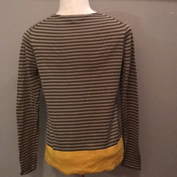 Lacoste v neck sweater - Picture 2 of 5